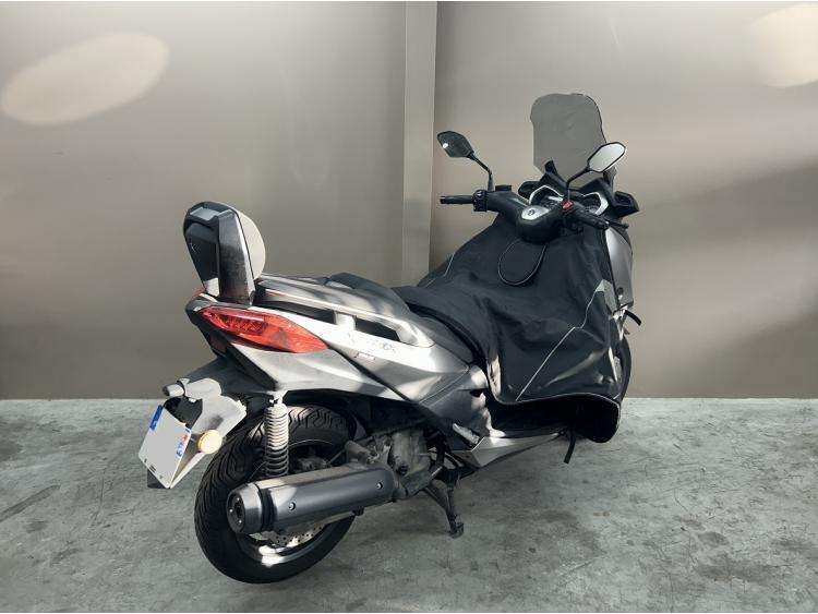 YAMAHA X-MAX 125