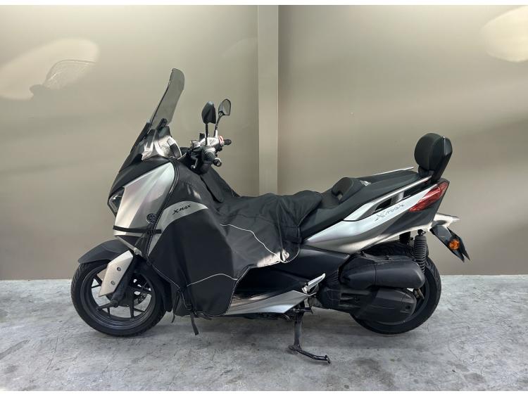 YAMAHA X-MAX 125