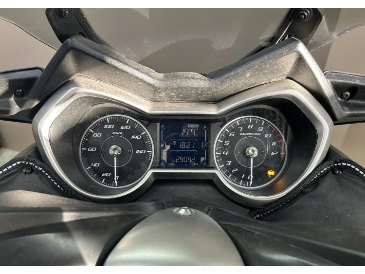 YAMAHA X-MAX 125
