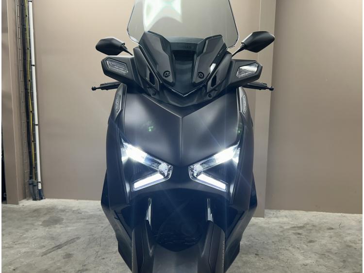 YAMAHA X-MAX 125 TECH MAX