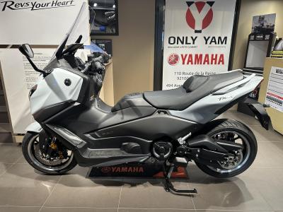 YAMAHA T-MAX 560 TECH MAX