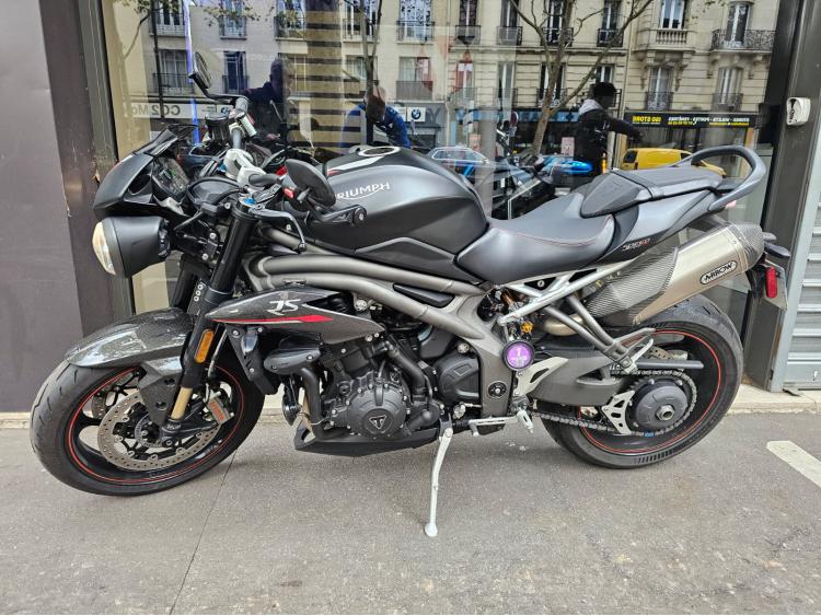 TRIUMPH SPEED TRIPLE 1050 RS
