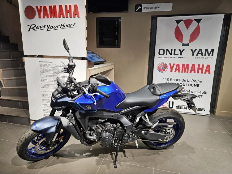 YAMAHA MT-09