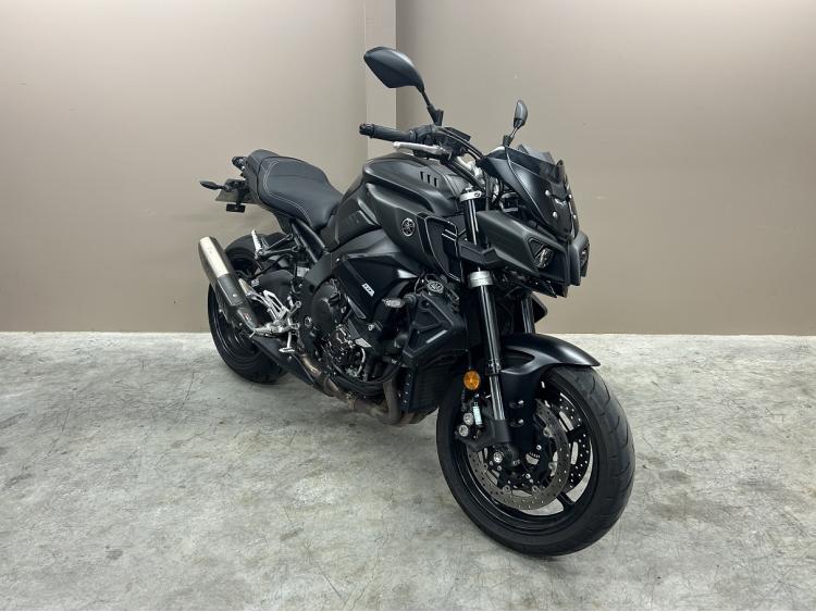YAMAHA MT-10
