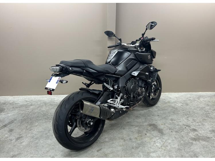 YAMAHA MT-10